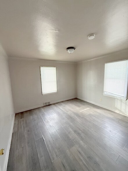 Building Photo - 12809 Kilbourne St