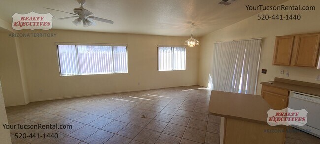 Building Photo - Starr Pass Shadows 4 bedrooms and 2 bathrooms