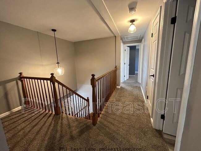 Building Photo - 349 West Rd