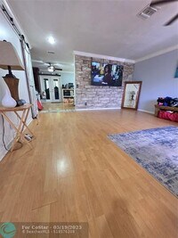 Building Photo - 605 NW 47th St