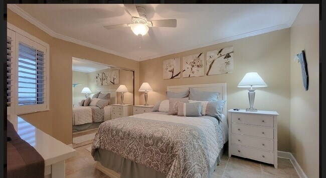 Building Photo - Views! Gorgeous, upgraded penthouse condo at The Breakers