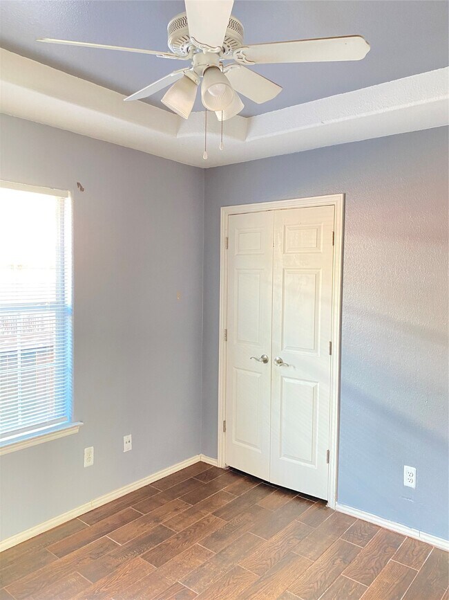 Building Photo - 6226 Cottage Pines Dr