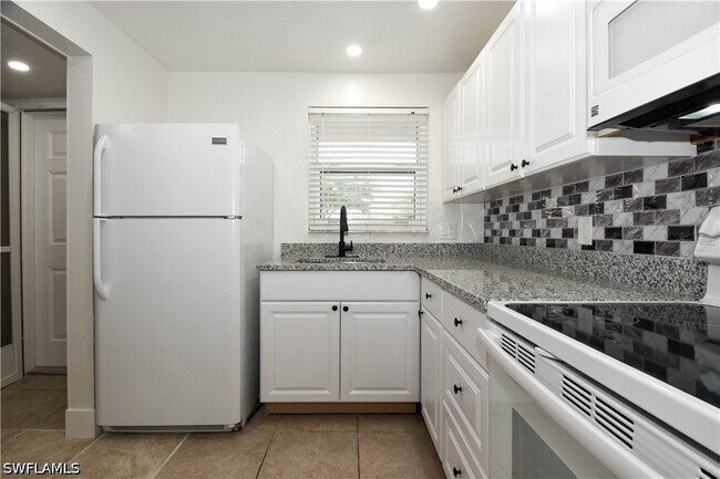Building Photo - 200 Turtle Lake Ct