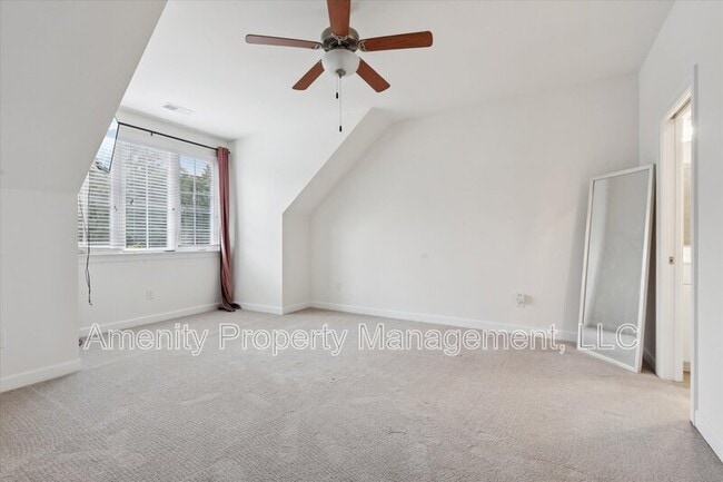 Building Photo - 103 Carrington Ln