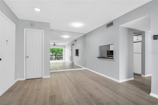 Building Photo - 3244 S Semoran Blvd