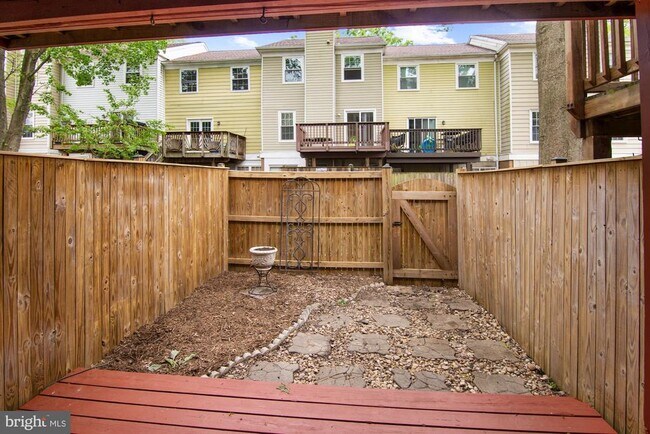Building Photo - 1467 Chatham Ct