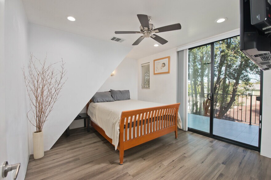Bedroom 3 - 809 Warren Ave