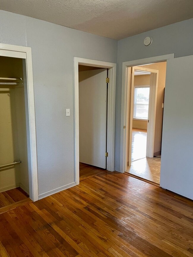 Building Photo - 133