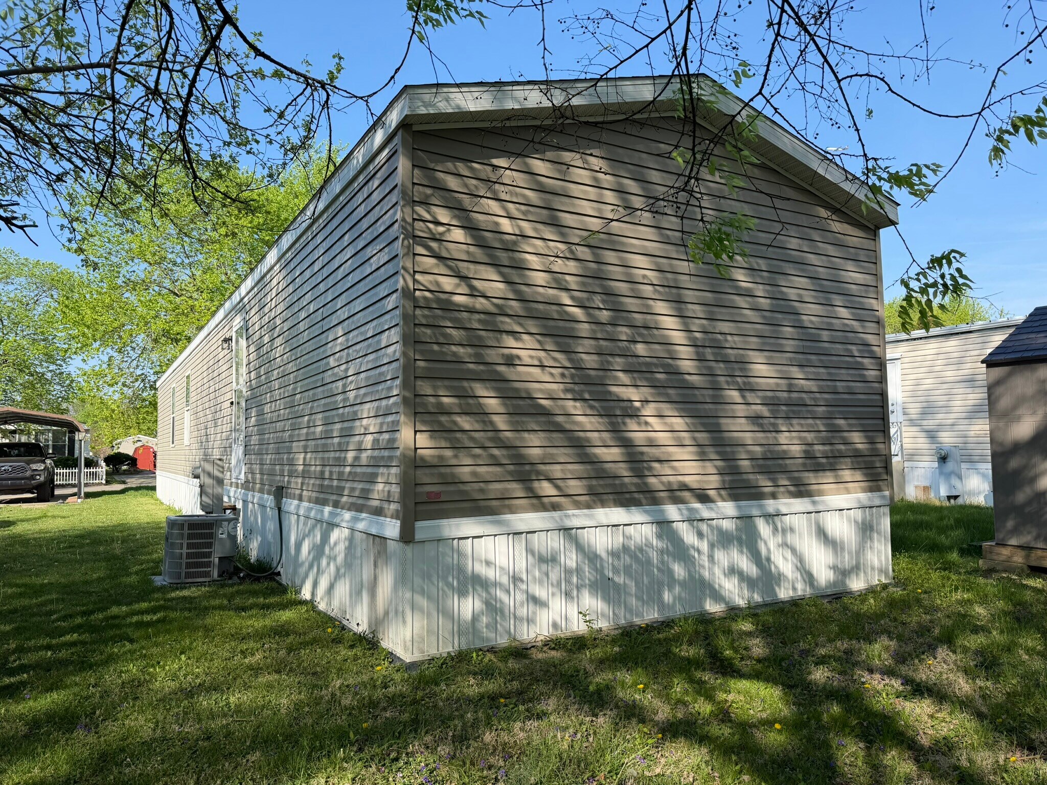 Building Photo - 2331 Wellington Green Dr