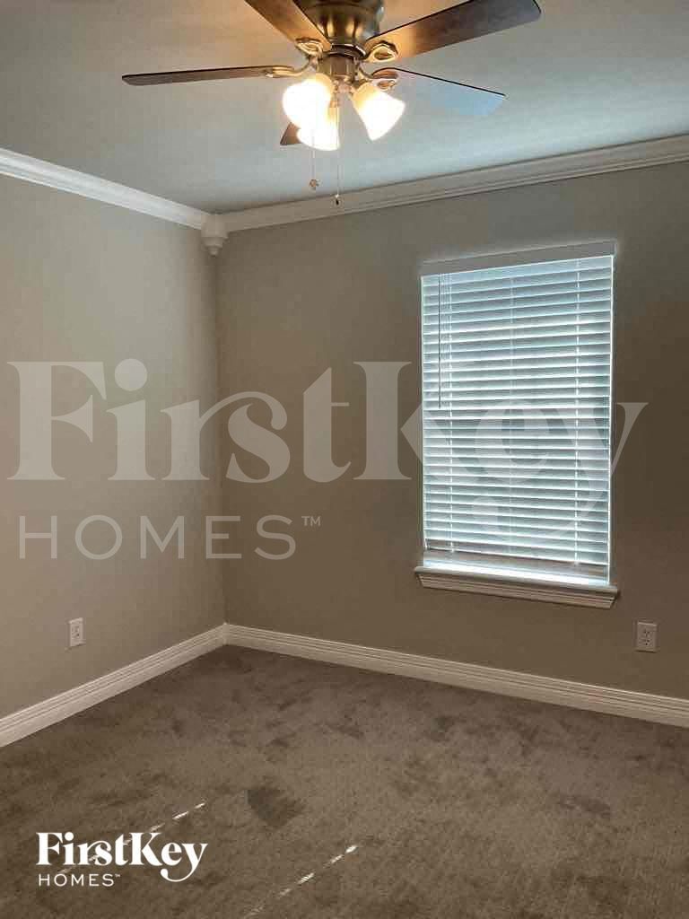 Building Photo - 3320 Valley Meadow