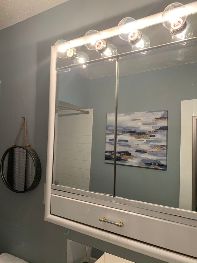 Building Photo - 205 Owen St