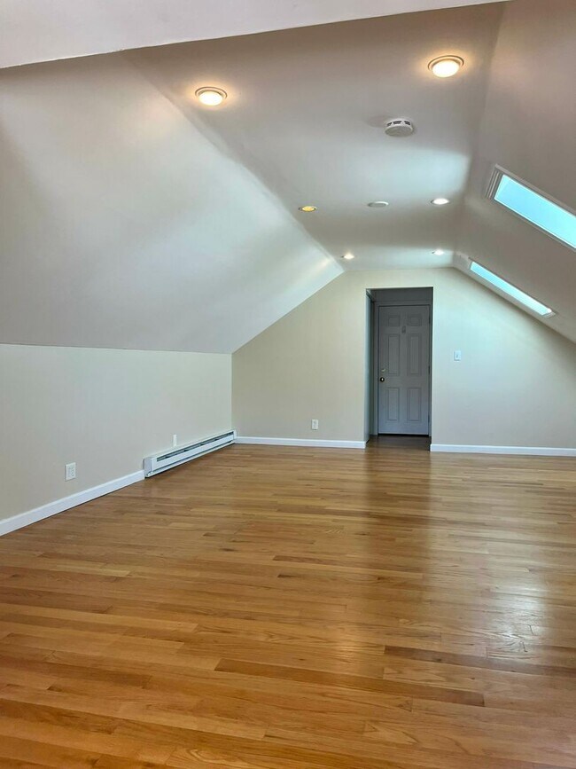 Building Photo - 9/1 No Fee! Oversized Brighton 3BR apartment w/parking!