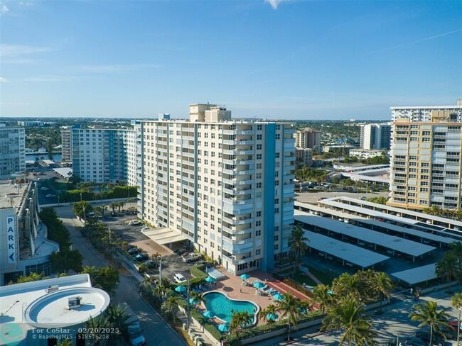 Building Photo - 305 N Pompano Beach Blvd