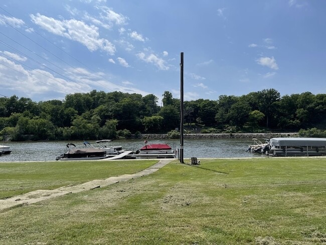 Building Photo - 6032 Park Ridge Rd