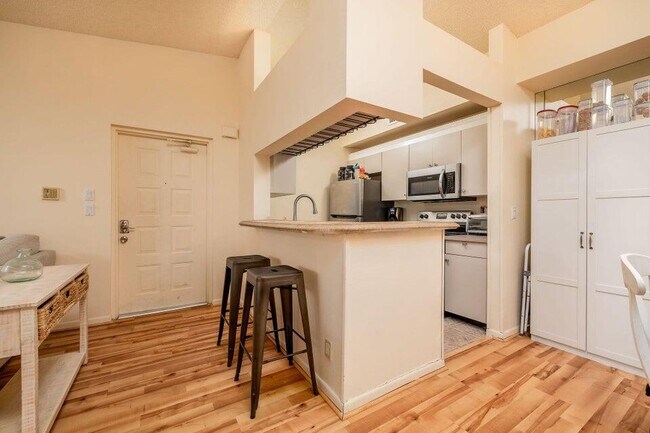 Building Photo - 2500 SE Anchorage Cove