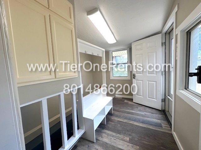 Building Photo - This property offers a NO DEPOSIT option available for qualified renters!