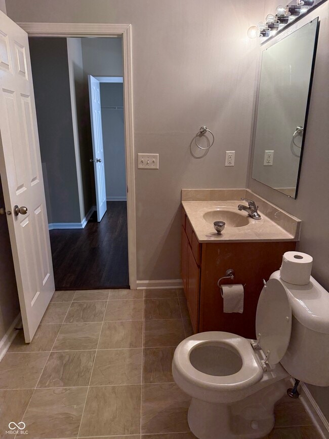 Building Photo - 1055 Woodfield Ct