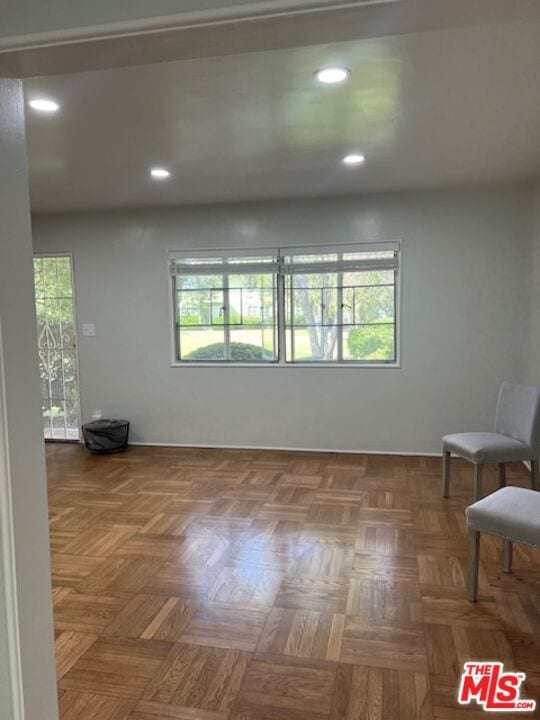 Building Photo - 5286 Village Green