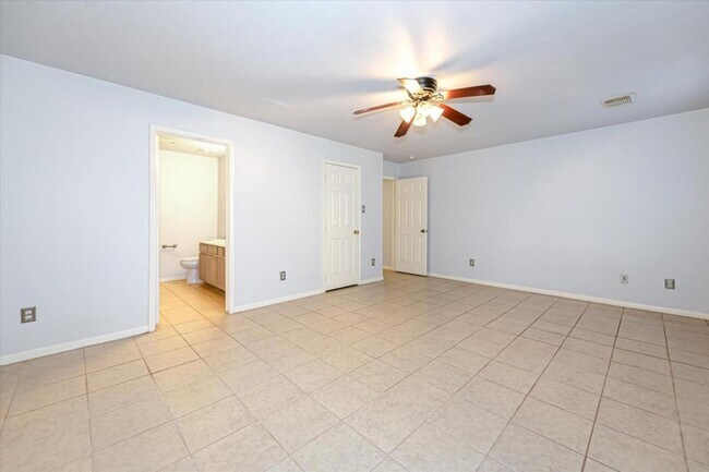Building Photo - 3227 Lantern Bay Ln