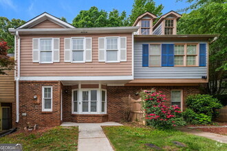 Building Photo - 5603 Wells Cir