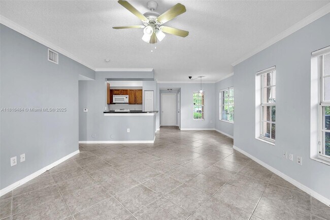 Building Photo - 2474 Centergate Dr