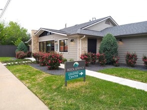 Building Photo - 1338 Christopher Ave