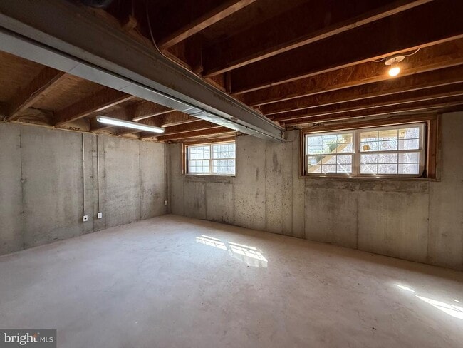 Building Photo - 256 Fountayne Ln