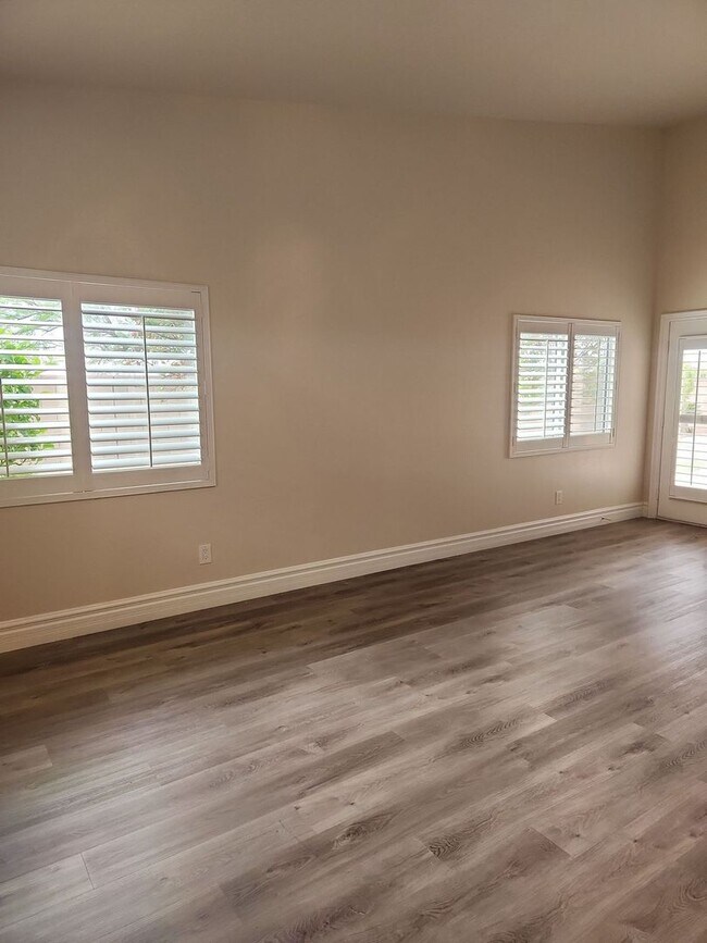 Building Photo - A Stunning 4 Bedroom Home with a Sparkling Pool