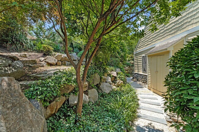 Building Photo - 7712 Dolly Dr