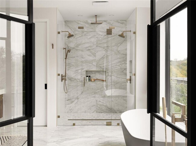 Building Photo - 2401 Oakhaven Cir