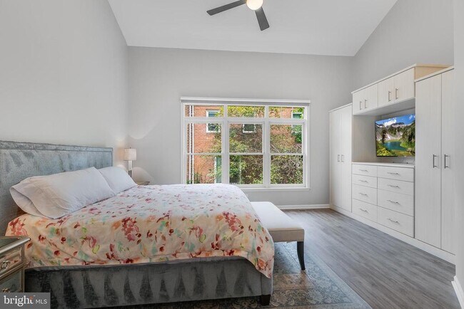 Building Photo - 1507 N Colonial Terrace