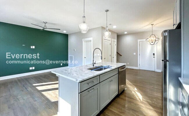 Building Photo - 220 Croleywood Ln