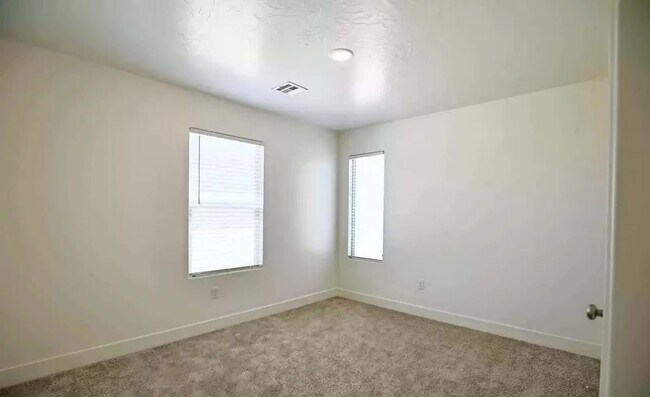 Building Photo - 3134 Halo Ln