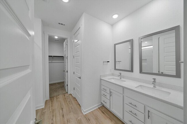 Building Photo - 316 Peace Pipe Way