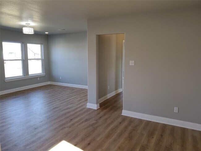 Building Photo - 4514 Willowbrook Blvd