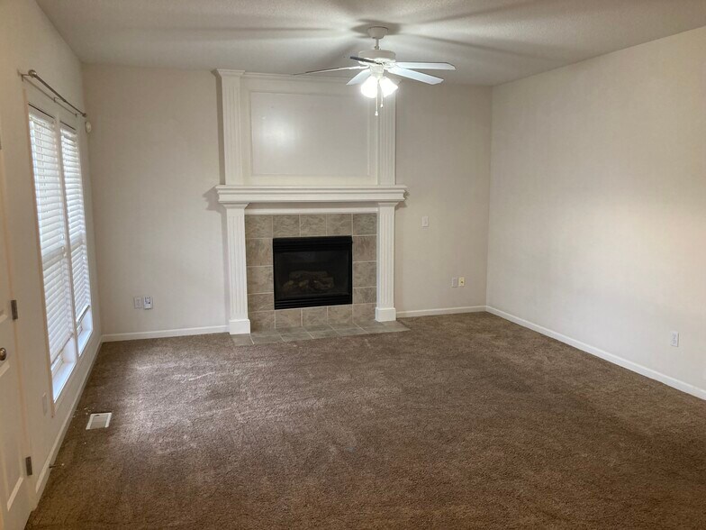 Family Room - 258 N Ferrel St