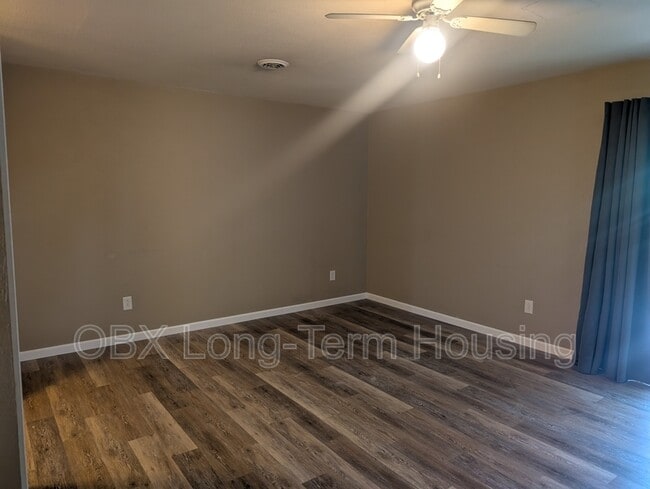 Building Photo - 207 Pine Grove Trail