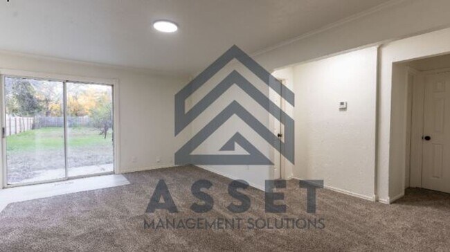 Building Photo - 4 Bedroom Rent to Own Home Available!