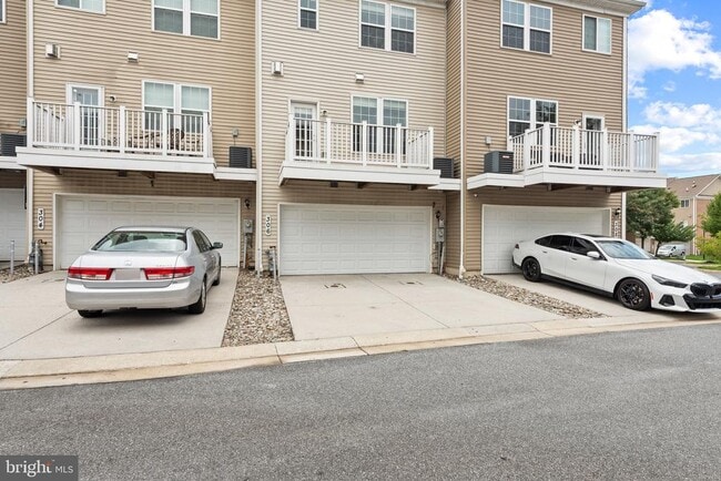 Building Photo - 306 Paladium Ct