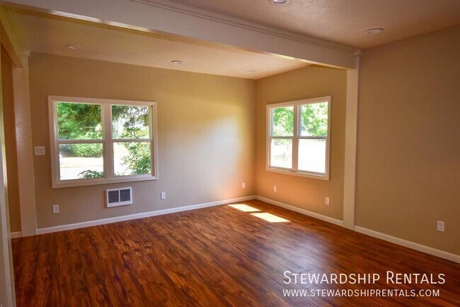 Building Photo - Beautiful Remodeled One Bedroom