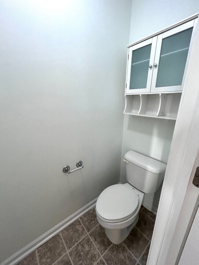 Building Photo - Stunning 4BR Home with amazing pond views!
