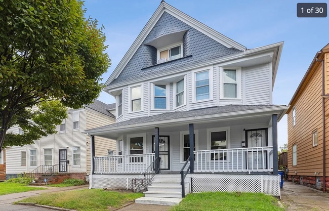 Building Photo - 10908 Churchill Ave