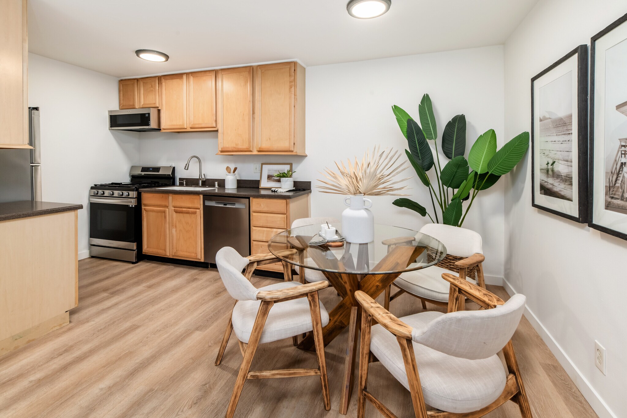 Building Photo - 13754 Mango Dr