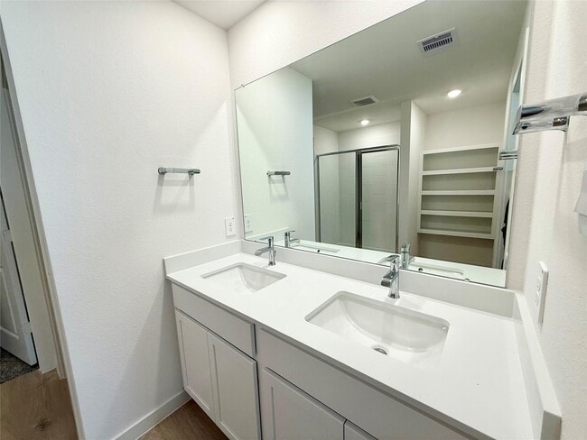 Building Photo - 30751 Wicklow Gdns Dr