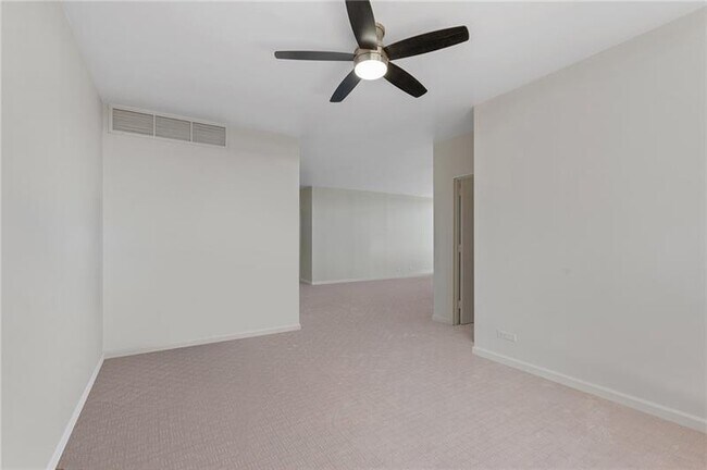 Building Photo - 2575 Peachtree Rd NE