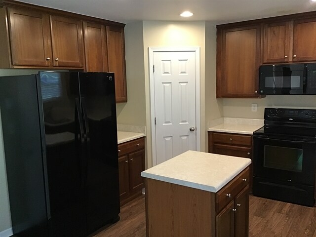 Building Photo - 7689 Natalie Commons Road