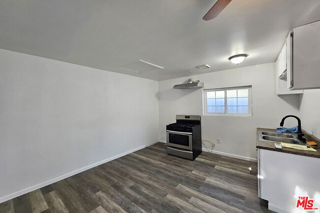 Building Photo - 19759 Roscoe Blvd