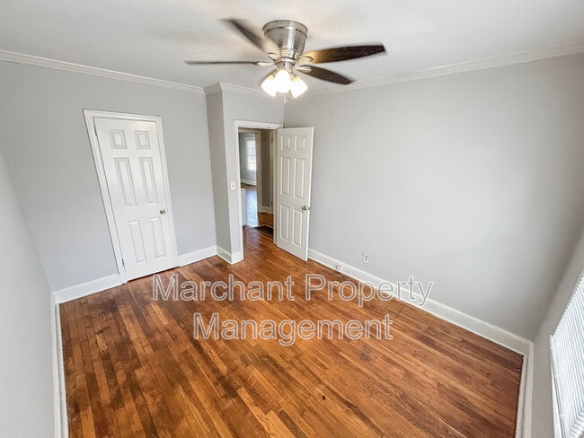 Building Photo - 667 Ravenel St