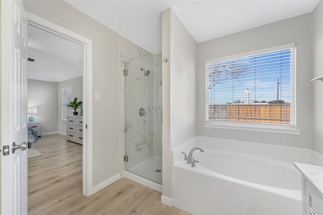 Building Photo - 2608 Glenhaven Dr