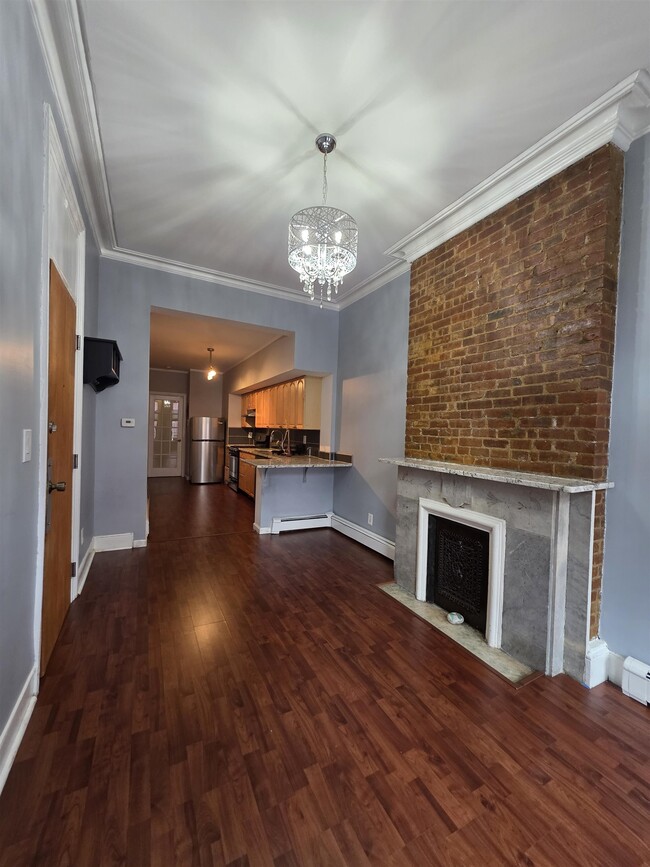 Building Photo - 291 8th St
